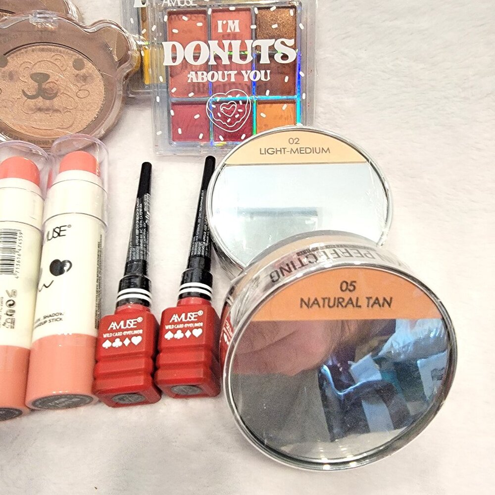 Amuse - Misc. Makeup lot - Picture 4 of 6